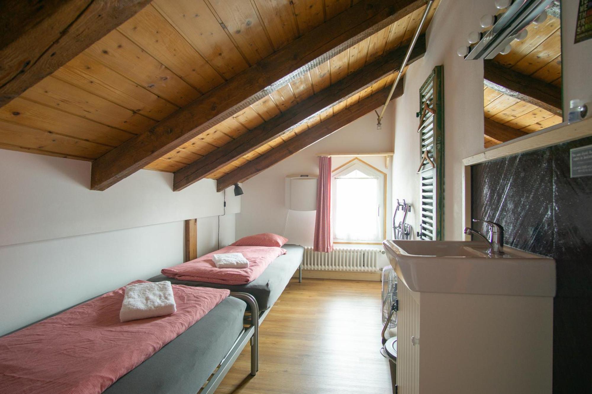 Hostel Balmers Hostel *